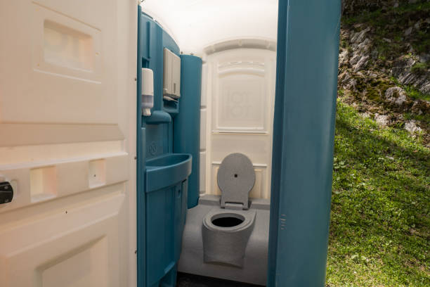 Best Luxury portable toilet rental  in Osseo, WI
